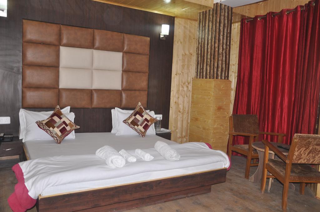 Hotel Azad Durgjan Phòng bức ảnh
