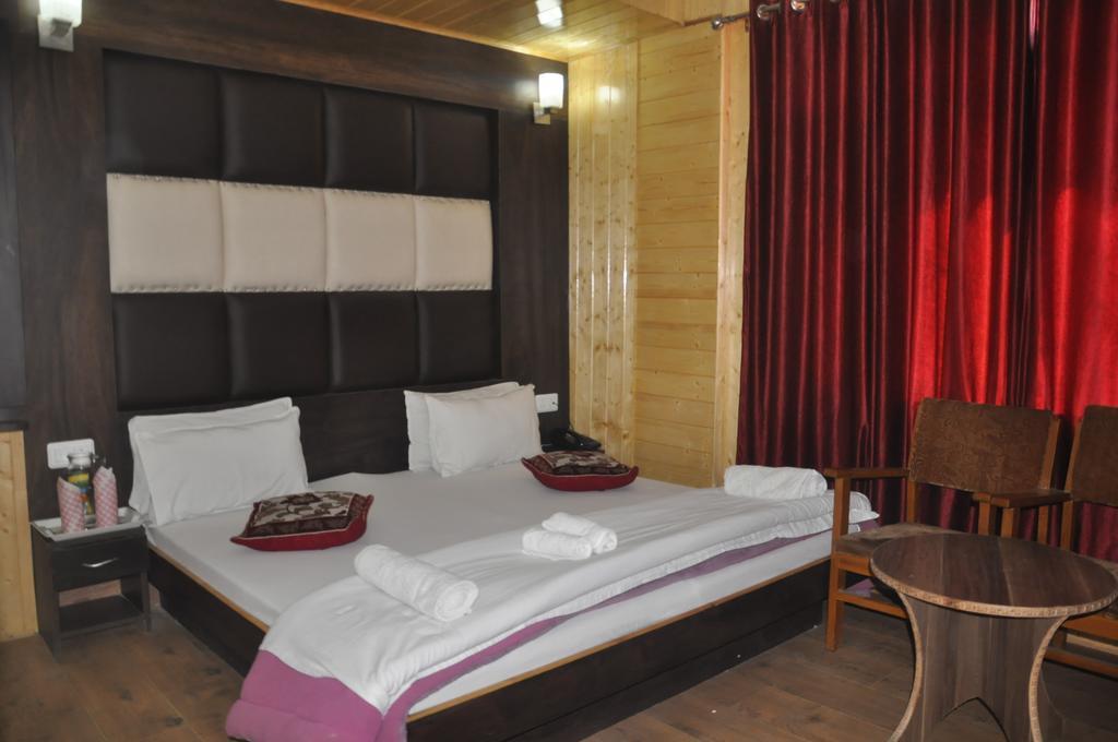 Hotel Azad Durgjan Phòng bức ảnh