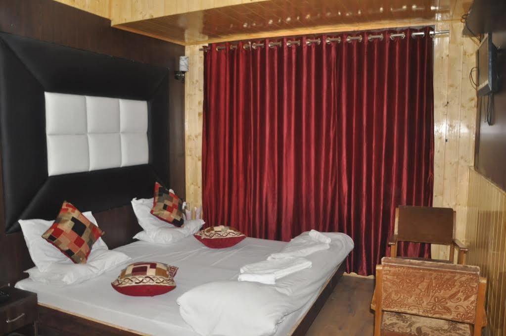 Hotel Azad Durgjan Ngoại thất bức ảnh